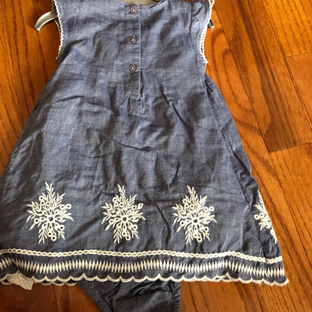 Dress - Picture 4 of 5